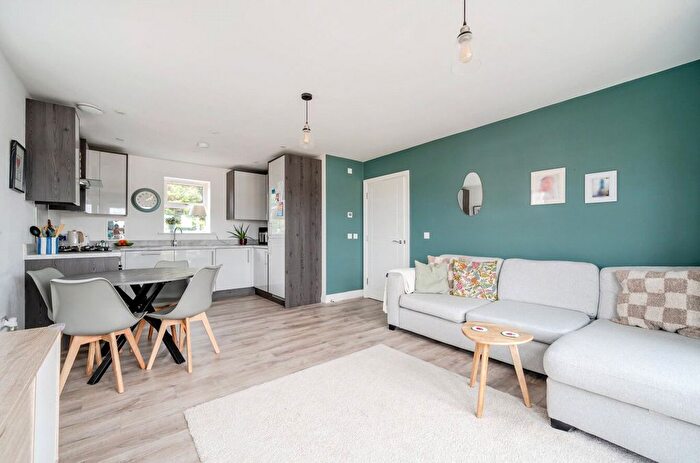 2 Bedroom Flat For Sale In Oldfield Road, Maidenhead, Berkshire, SL6