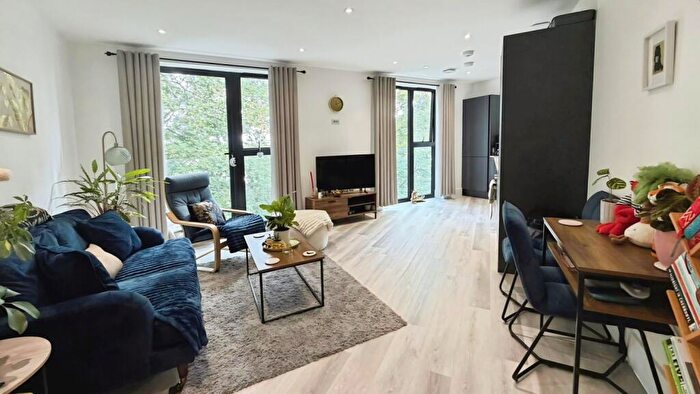 1 Bedroom Flat To Rent In Bourne Way Bromley, BR2
