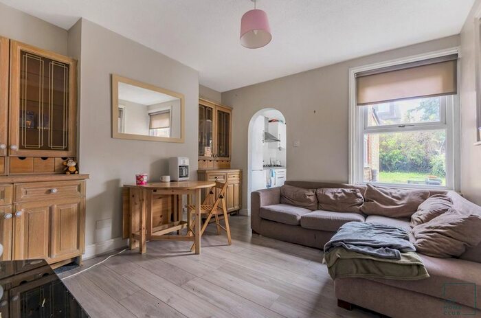 5 Bedroom Semi-Detached House To Rent In Artillery Road, Guildford, GU1