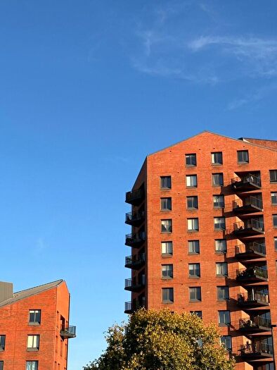 1 Bedroom Flat To Rent In Gillender Street, London, E3