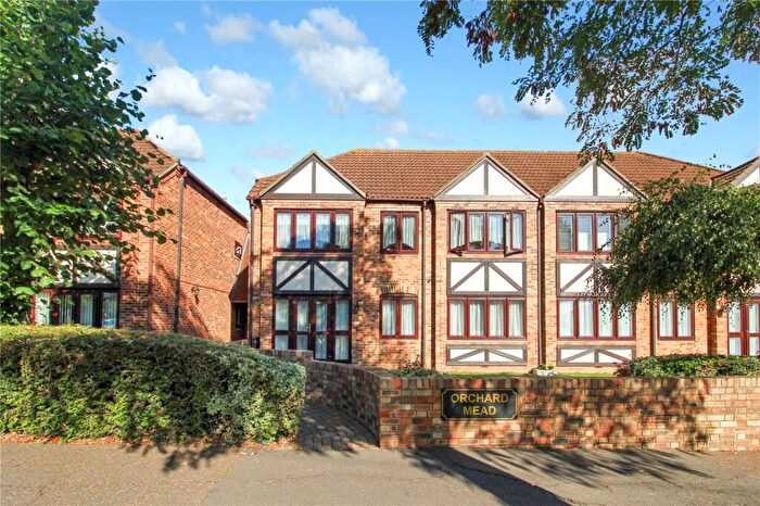 1 Bedroom Apartment For Sale In Orchard Mead, Eastwood Road North, Leigh-on-Sea, SS9