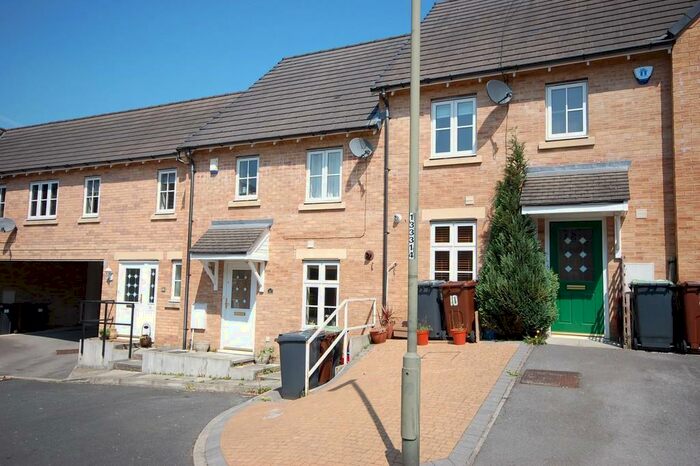 3 Bedroom Mews To Rent In Ravens Close, Simmondley, SK13