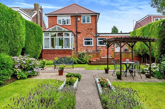 3 Bedroom Detached House To Rent In Monmouth Road, Walsall, WS2