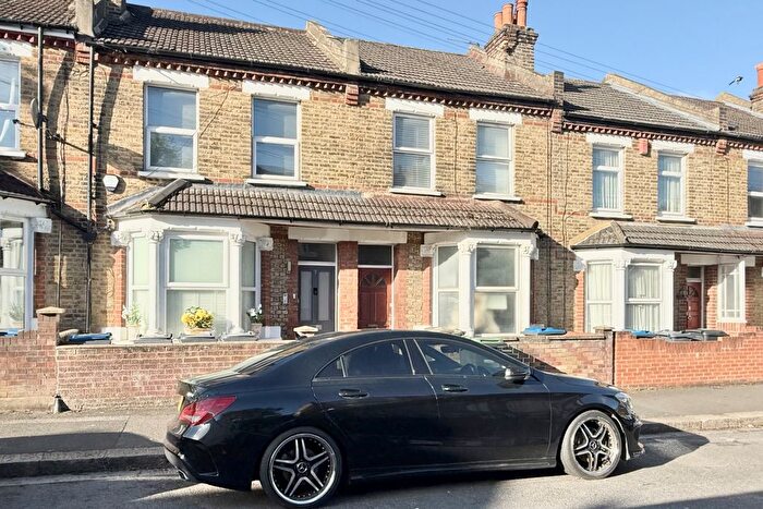 3 Bedroom Terraced House For Sale In Rosebery Avenue, Thornton Heath, Surrey, CR7