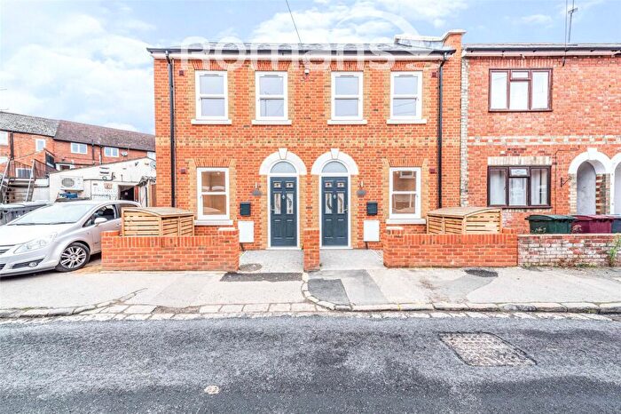 2 Bedroom Terraced House To Rent In North Street, Caversham, Reading, RG4