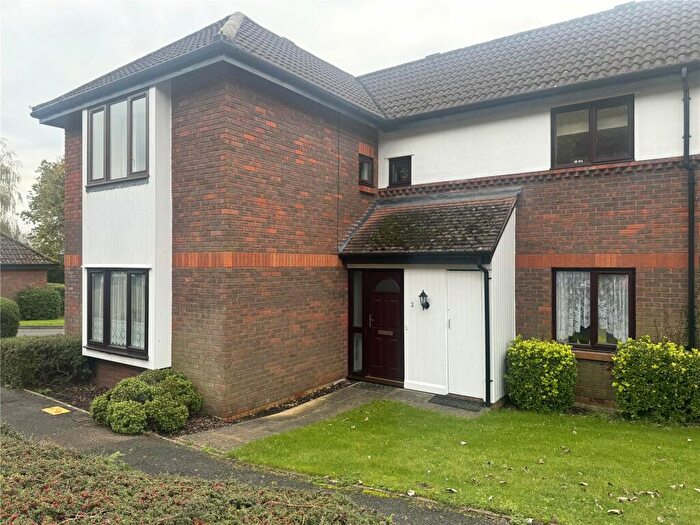 2 Bedroom Maisonette To Rent In Bramble Close, Redhill, Surrey, RH1