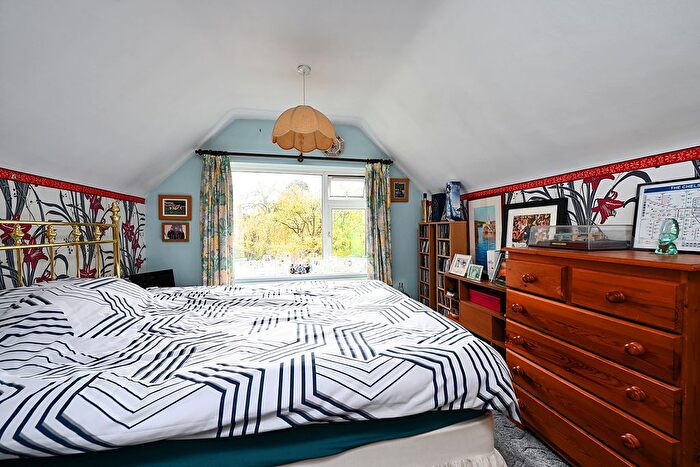4 Bedroom Detached House For Sale In The Oaks, Vicarage Road, Blackwater, GU17