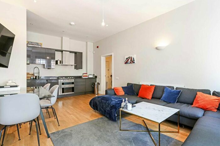 2 Bedroom Flat To Rent In Queens Avenue, London, N10