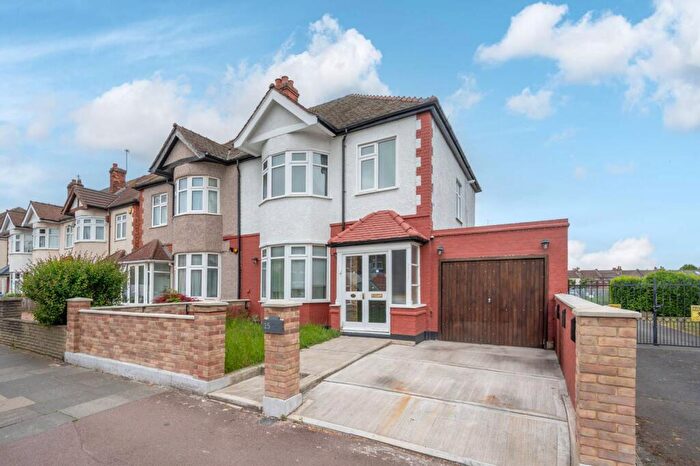 3 Bedroom End Of Terrace House To Rent In Avery Hill Road, Eltham, London, SE9