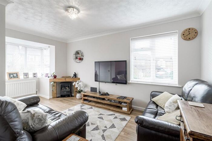 2 Bedroom Semi-Detached House For Sale In Chatsworth Drive, Gleneagles, Wellingborough, NN8