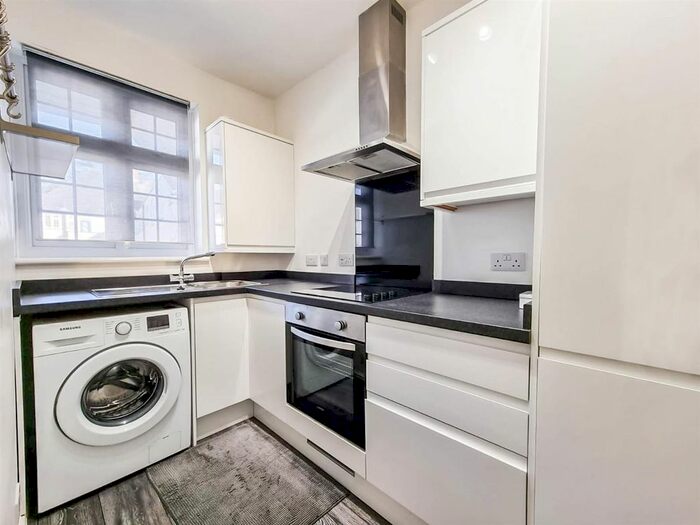 2 Bedroom Flat To Rent In London Road, Morden, SM4