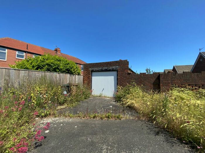 3 Bedroom Bungalow For Sale In Newlands Avenue, Monkseaton, Whitley Bay