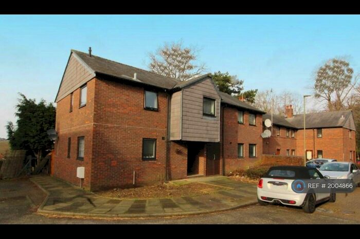 1 Bedroom Flat To Rent In Somercoates Close, Barnet, EN4