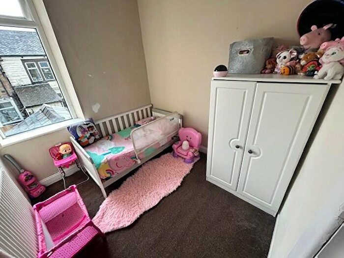 3 Bedroom Terraced House For Sale In Lyndhurst Road, Burnley, BB10