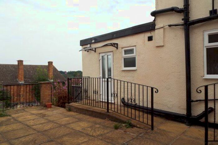 1 Bedroom Flat To Rent In Ivor Road, Redditch, B97