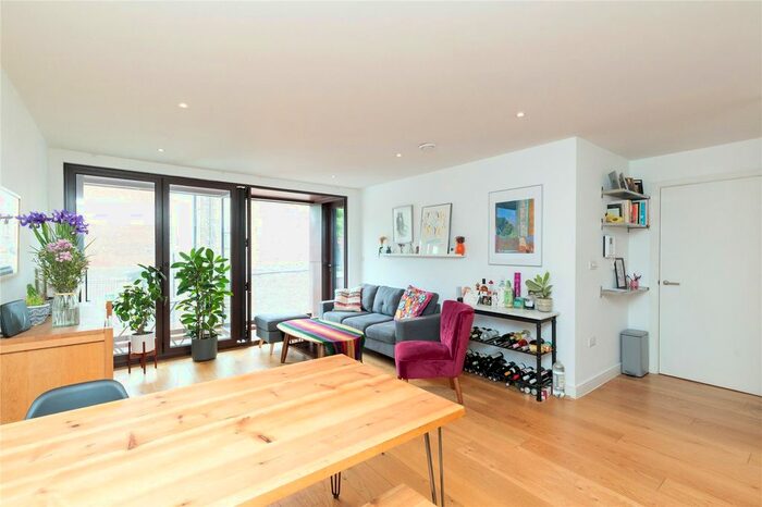 2 Bedroom Flat To Rent In Elmore Street, Canonbury, N1