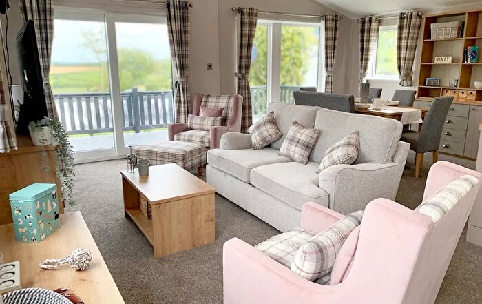 2 Bedroom Mobile/park Home For Sale In Padstow, PL28