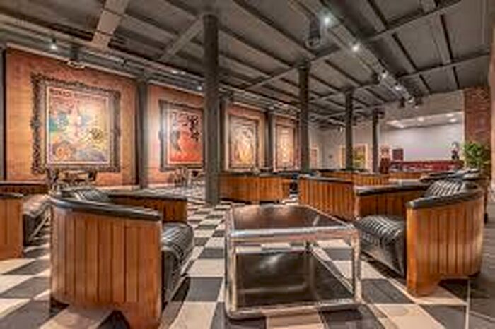 2 Bedroom Apartment To Rent In Tobacco Warehouse, L3