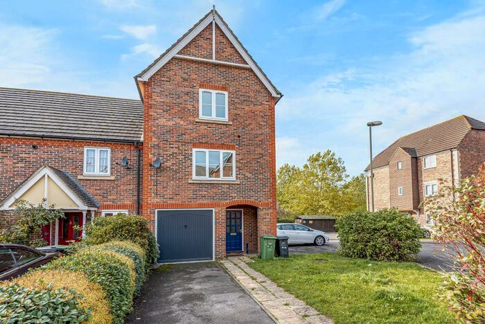 4 Bedroom Town House To Rent In Abingdon, Oxfordshire, OX14