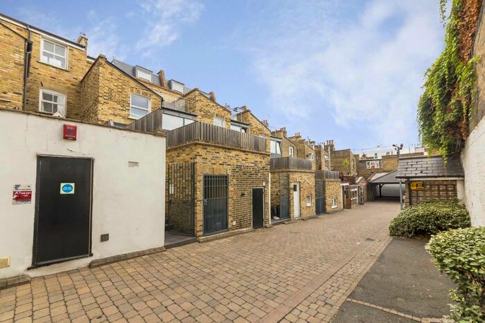1 Bedroom Flat To Rent In Rush Hill Mews, London, SW11