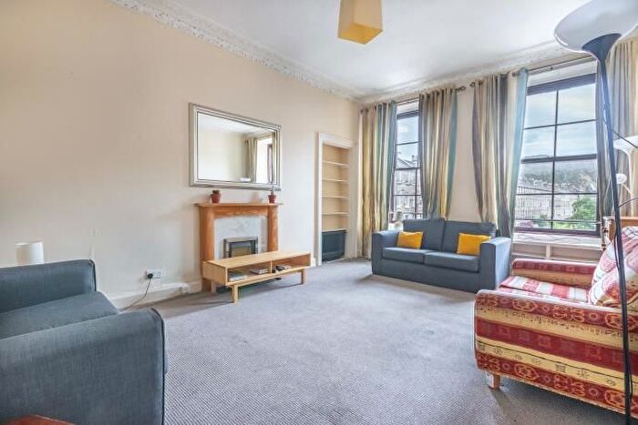 3 Bedroom Flat To Rent In Clerk Street, Edinburgh, EH8