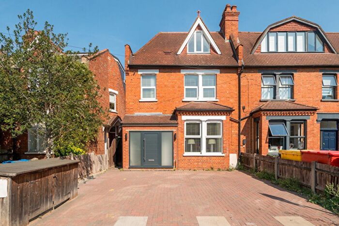 4 Bedroom End Of Terrace House For Sale In Durham Road, Raynes Park, London, SW20