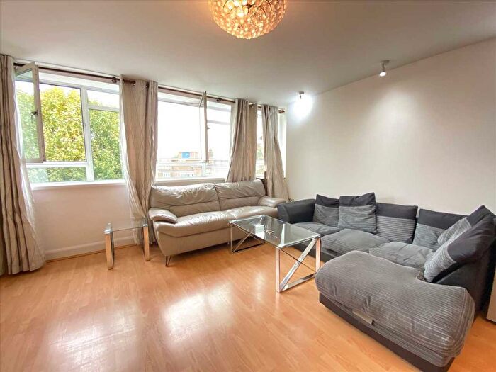2 Bedroom Flat To Rent In Mercury House, Heathcroft, Ealing, W5