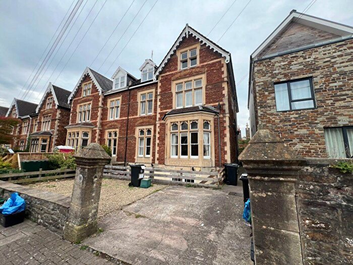 3 Bedroom Flat To Rent In Hurle Crescent, Clifton -Top Floor Flat, BS8