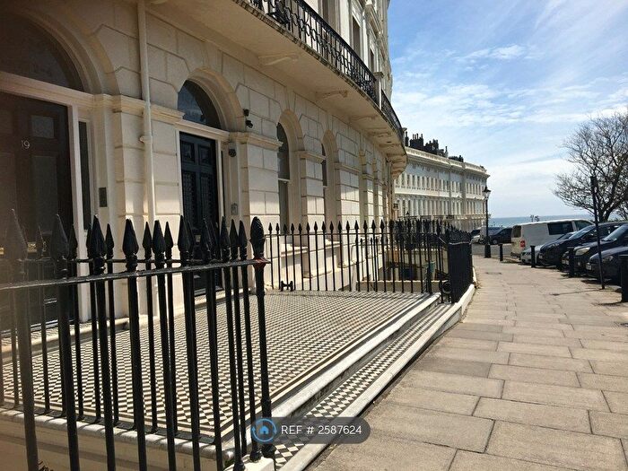 3 Bedroom Flat To Rent In Adelaide Crescent, Hove, BN3
