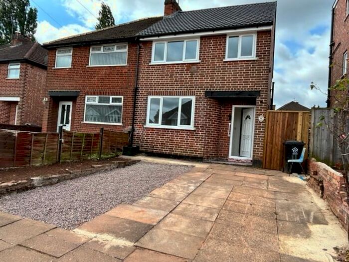 3 Bedroom Semi-Detached House To Rent In Bristol Avenue, Leicester, LE4