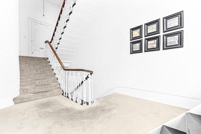 2 Bedroom Flat To Rent In Warrington Crescent, Little Venice, London, W9