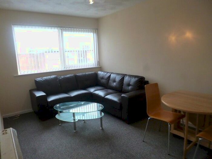 1 Bedroom Flat To Rent In The Nook, Beeston, NG9