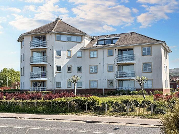3 Bedroom Flat To Rent In Trinity Way, Minehead, TA24