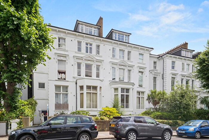 Apartment To Rent In Belsize Grove, London, NW3