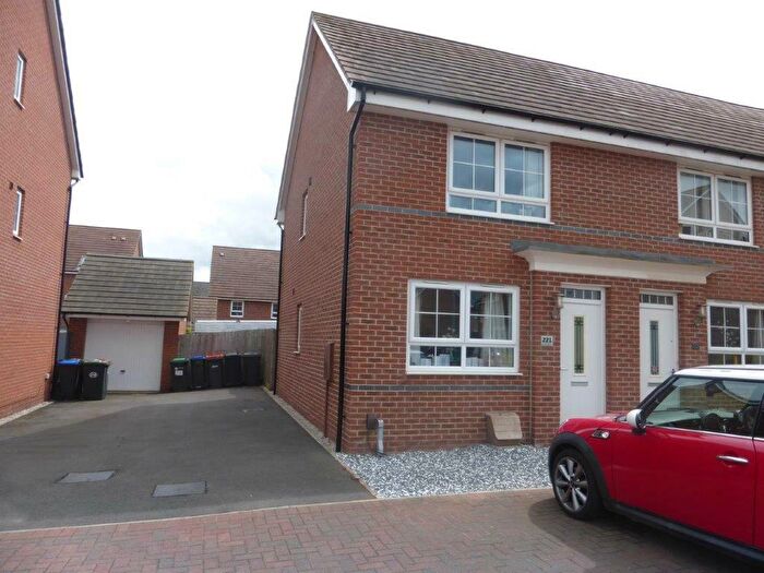 2 Bedroom House To Rent In Kenbrook Road, Hucknall, Nottingham, NG15