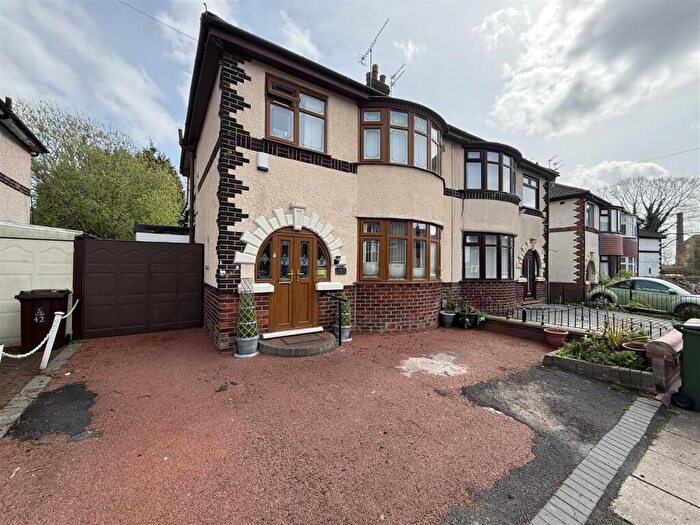 3 Bedroom Semi Detached House For Sale In Rose Hill Road, Ashton-Under-Lyne, OL6