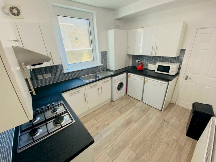 4 Bedroom House To Rent In Jessie Road, Southsea, PO4