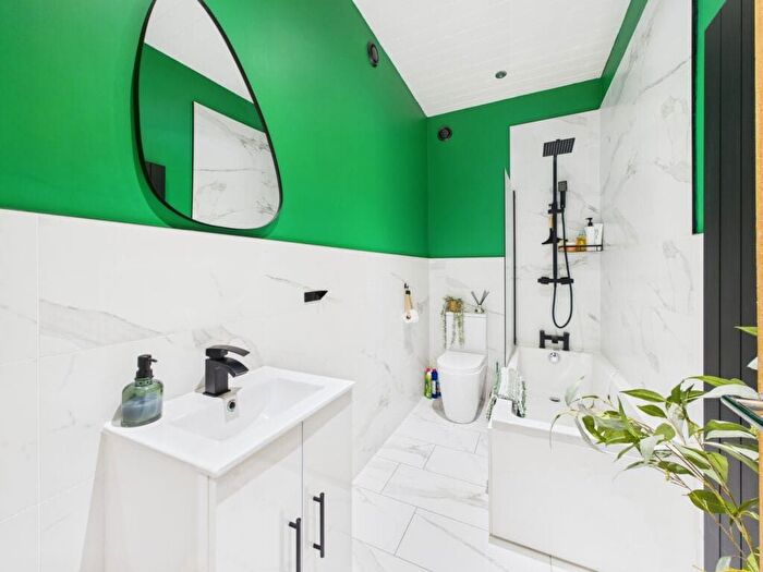 1 Bedroom Flat For Sale In Main Street, Dechmont, EH52