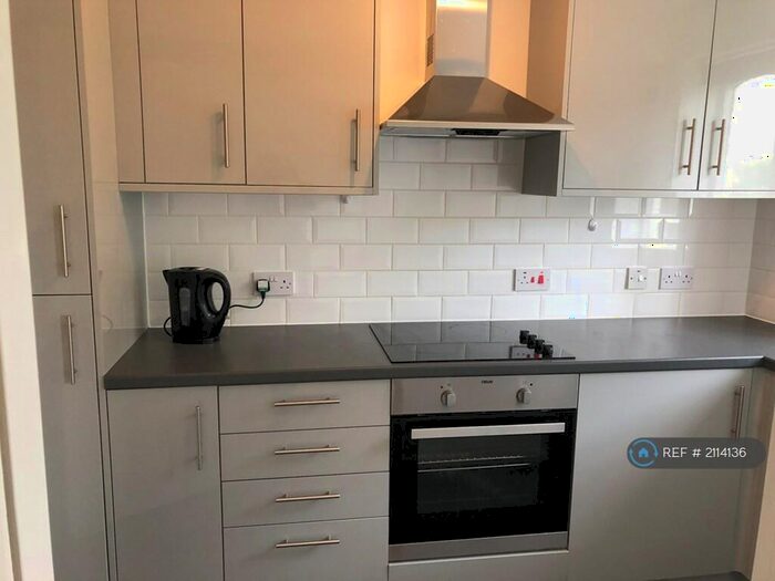 1 Bedroom Flat To Rent In Telegraph Place, London, E14