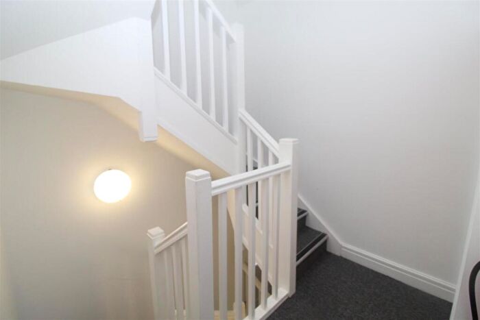 1 Bedroom Flat To Rent In Monthermer Road, Cathays, Cardiff, CF24