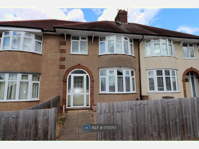 3 Bedroom Terraced House To Rent In Sandiland Road, Northampton, NN3