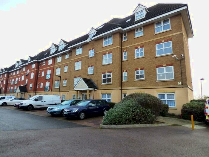 2 Bedroom Apartment To Rent In Harrison`s Wharf Purfleet Essex, RM19