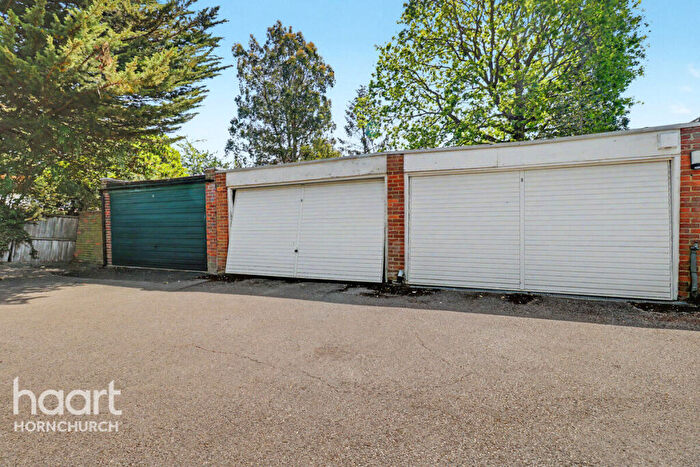 4 Bedroom Detached House For Sale In Romney Chase, Hornchurch, RM11