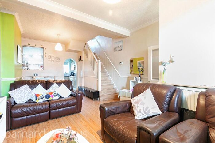 3 Bedroom Semi Detached House For Sale In Mill Lane, Croydon, CR0