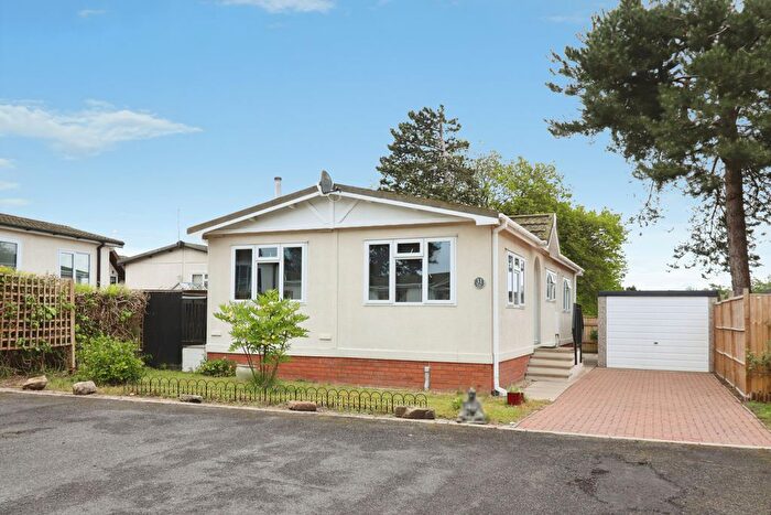 3 Bedroom Park Home For Sale In Grange Park, Woodhall Spa, LN10