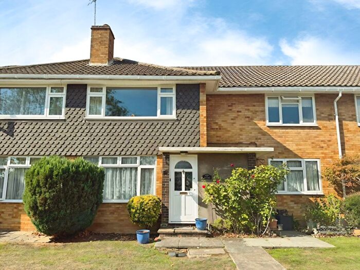 2 Bedroom Flat For Sale In Salmon Street, London, NW9