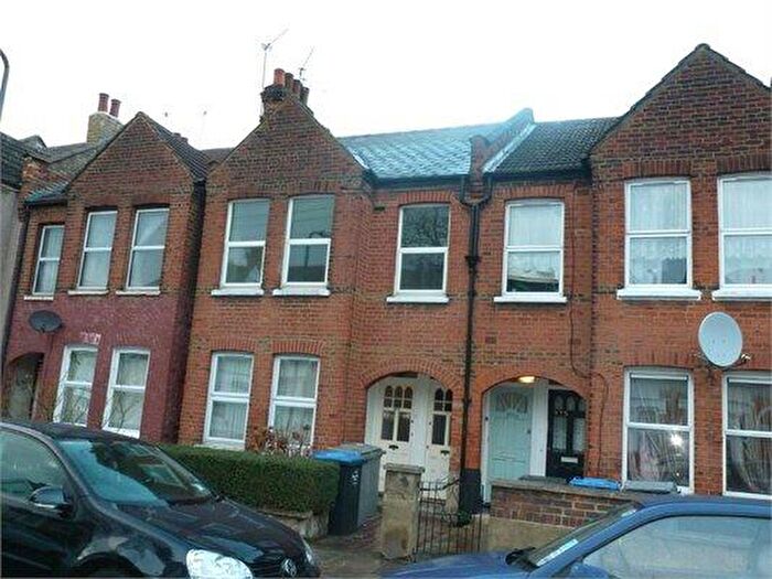 4 Bedroom Flat To Rent In Chapter Road, Dollis Hill, NW2