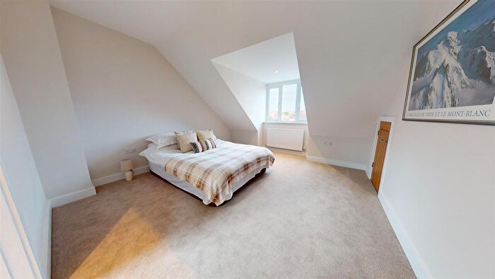 4 Bedroom Detached House For Sale In Celandine Close, Weymouth, DT4