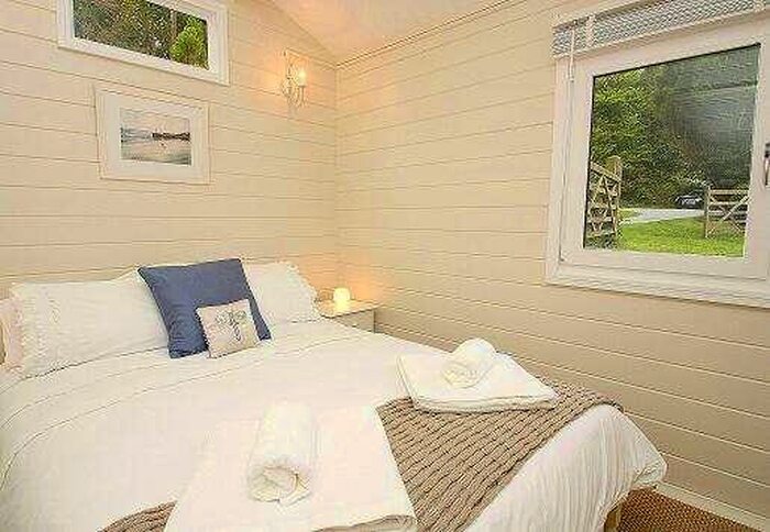 2 Bedroom Chalet To Rent In Trewidland, PL14