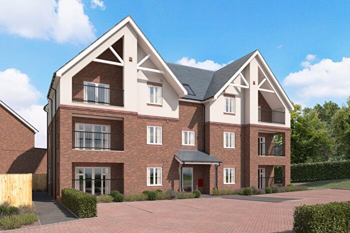 3 Bedroom Flat For Sale In "Kings Green Apartment - Penthouse" At Hempstead Road, Kings Langley, WD4